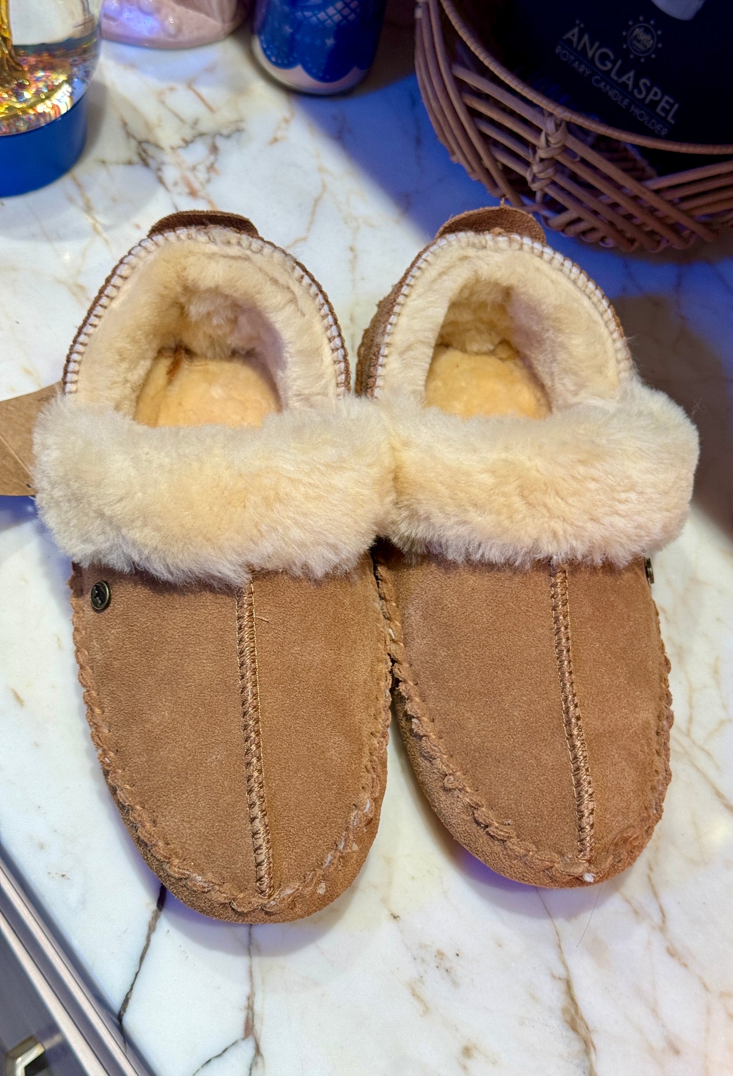Boots Barnie