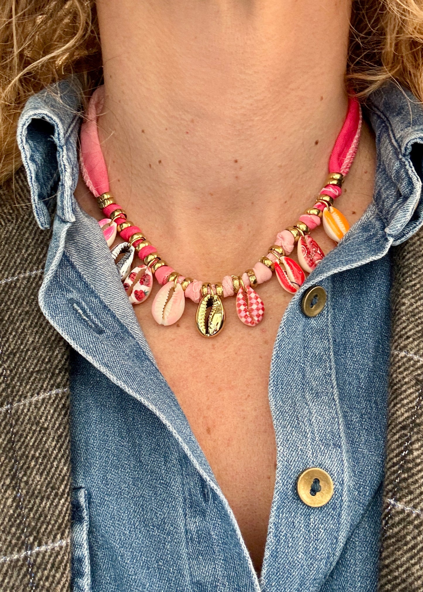 Collier Shell ruban rose