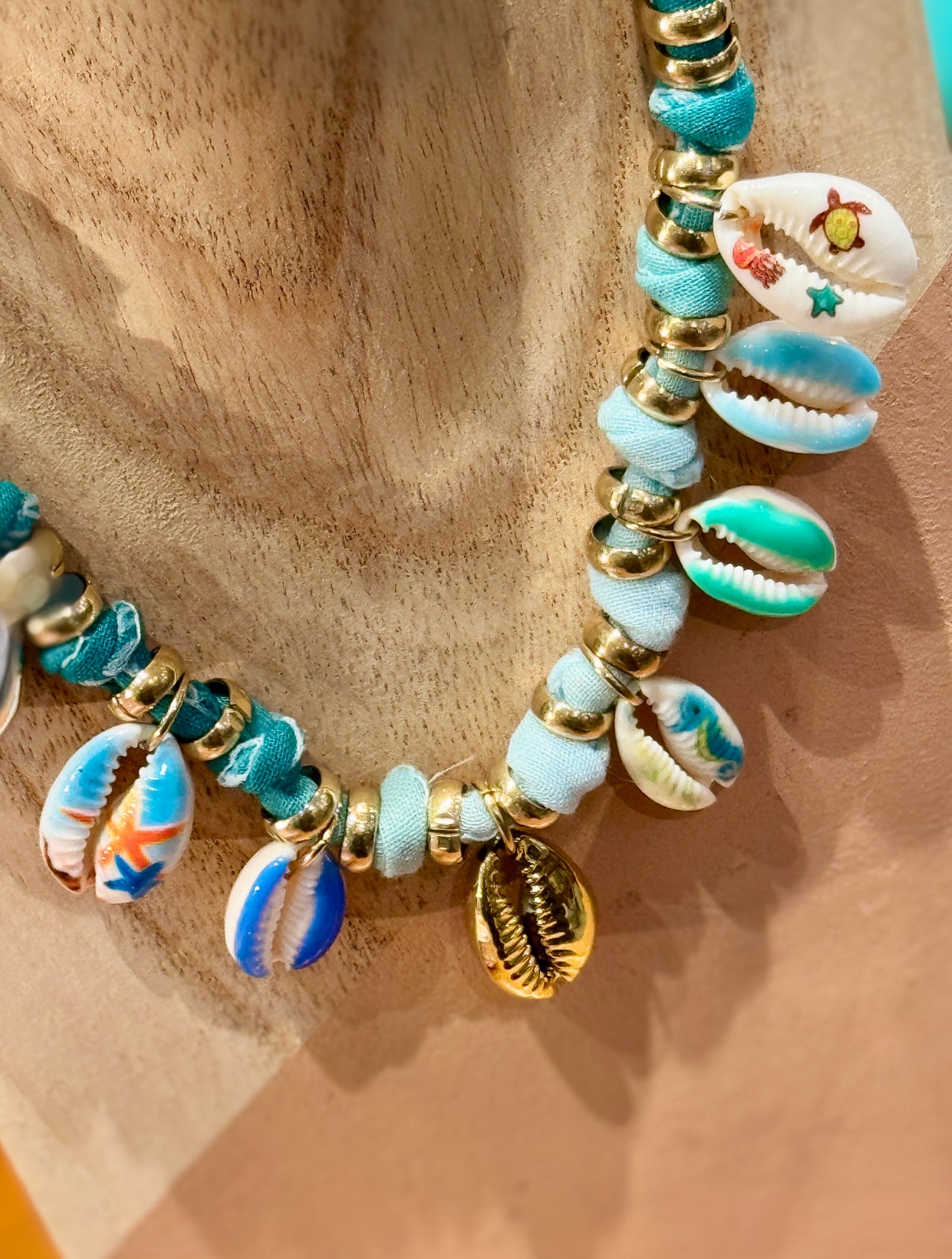Collier Shell ruban bleu