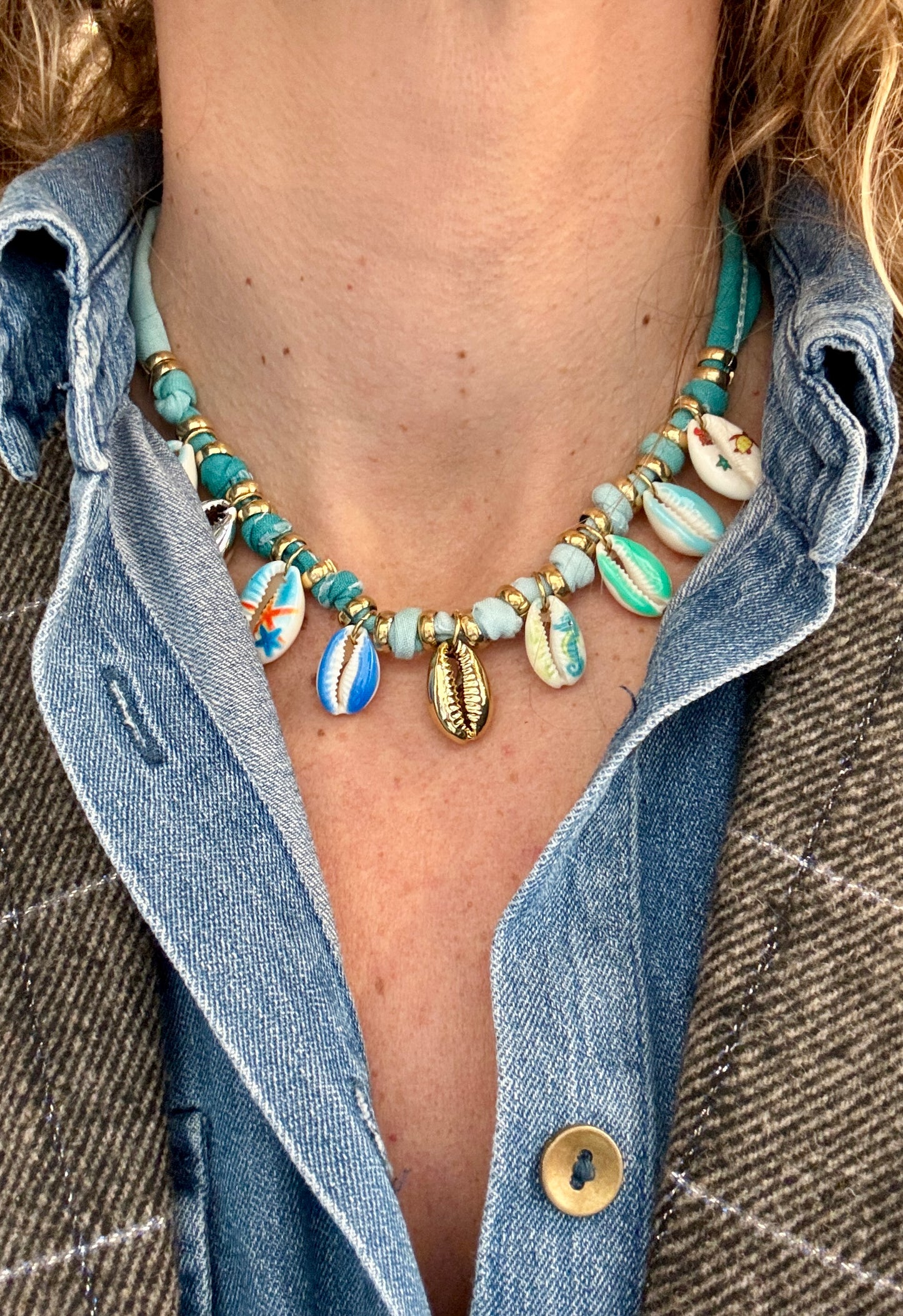 Collier Shell ruban bleu