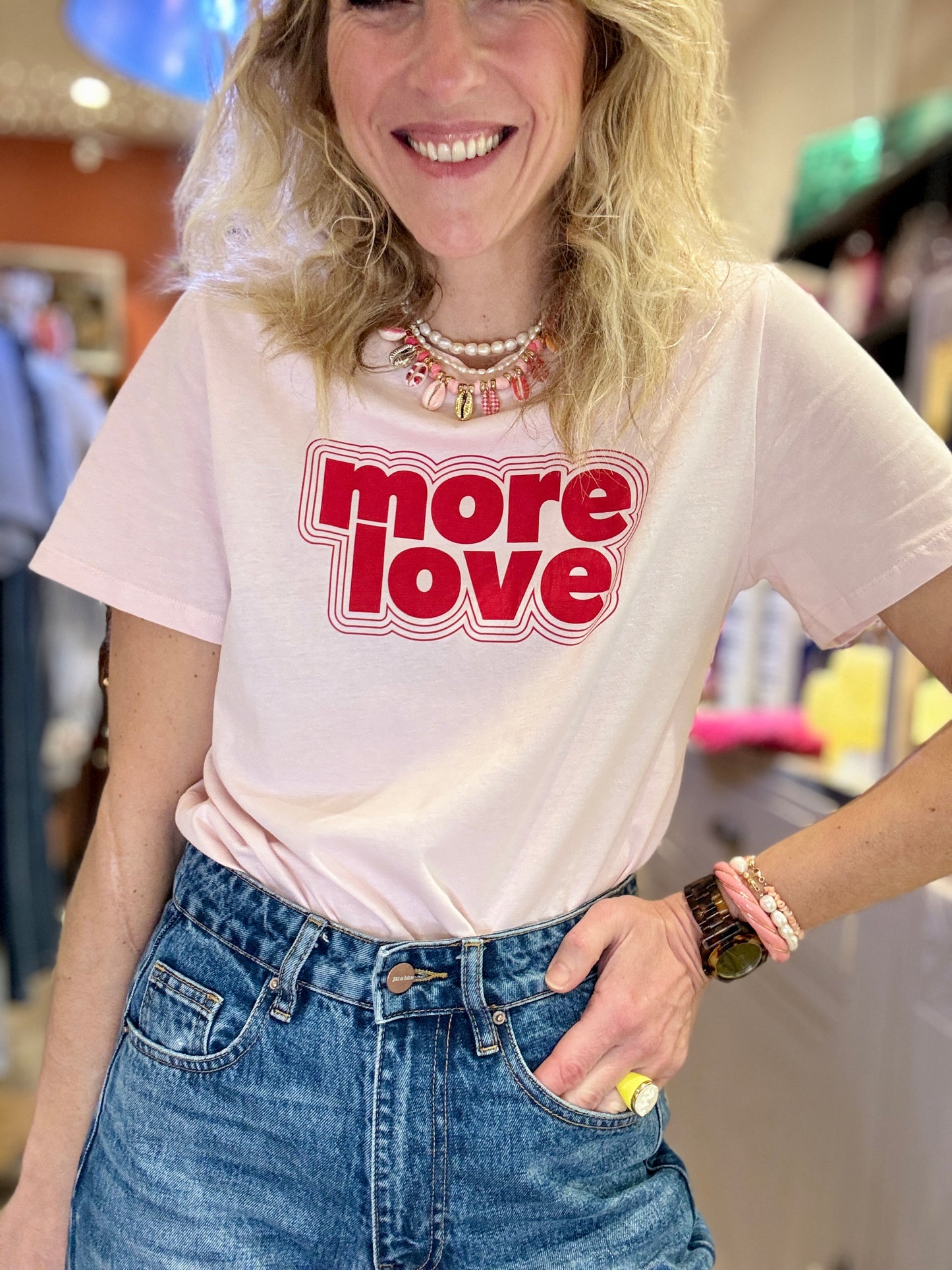 T-shirt Love More