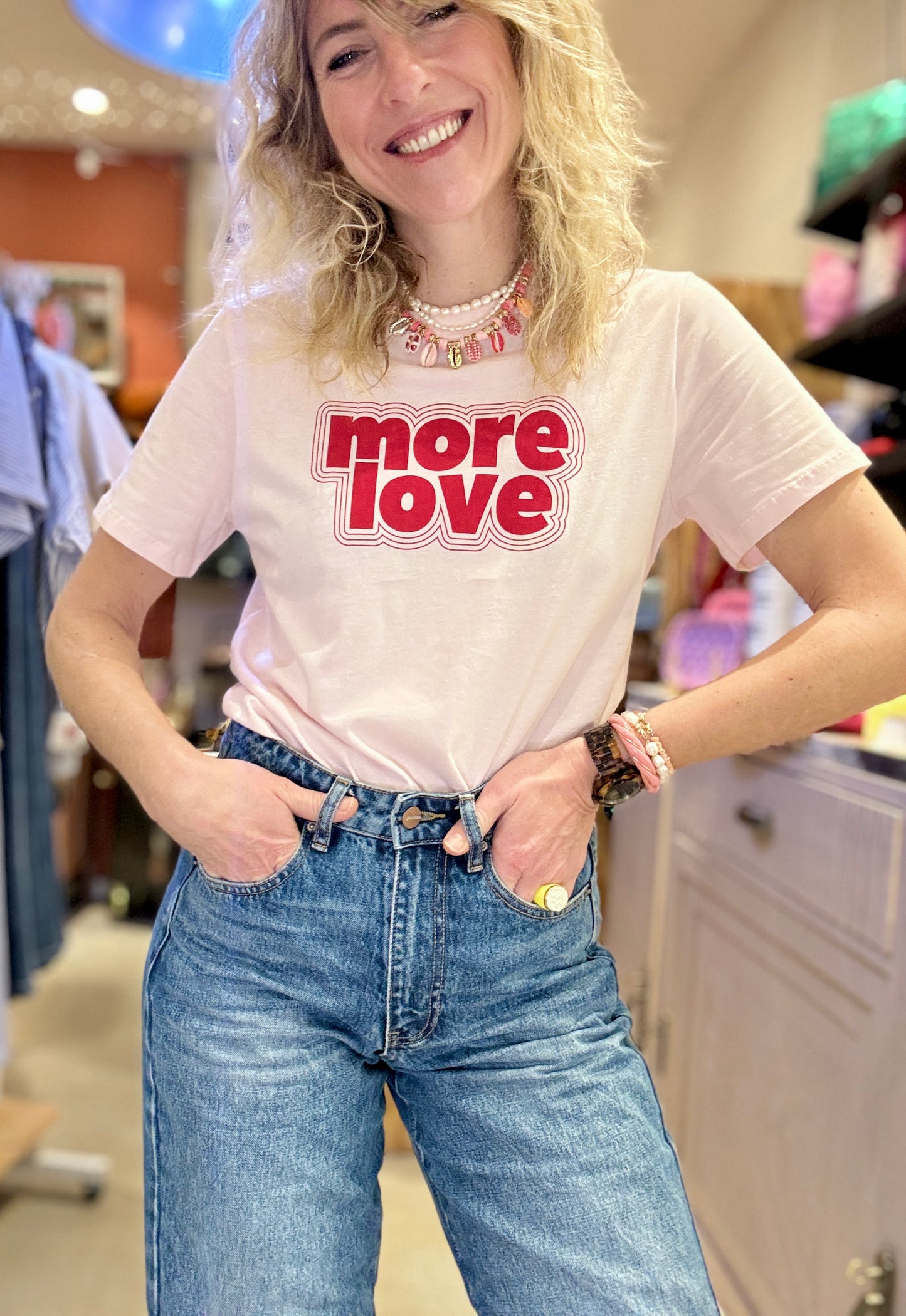T-shirt Love More