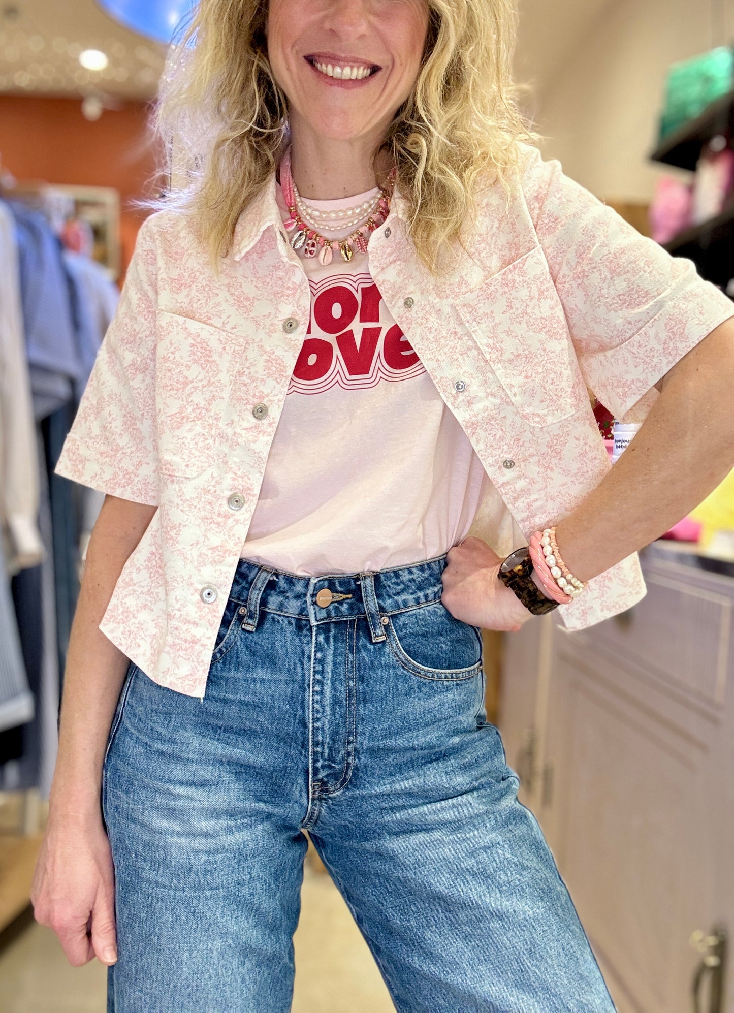 T-shirt Love More