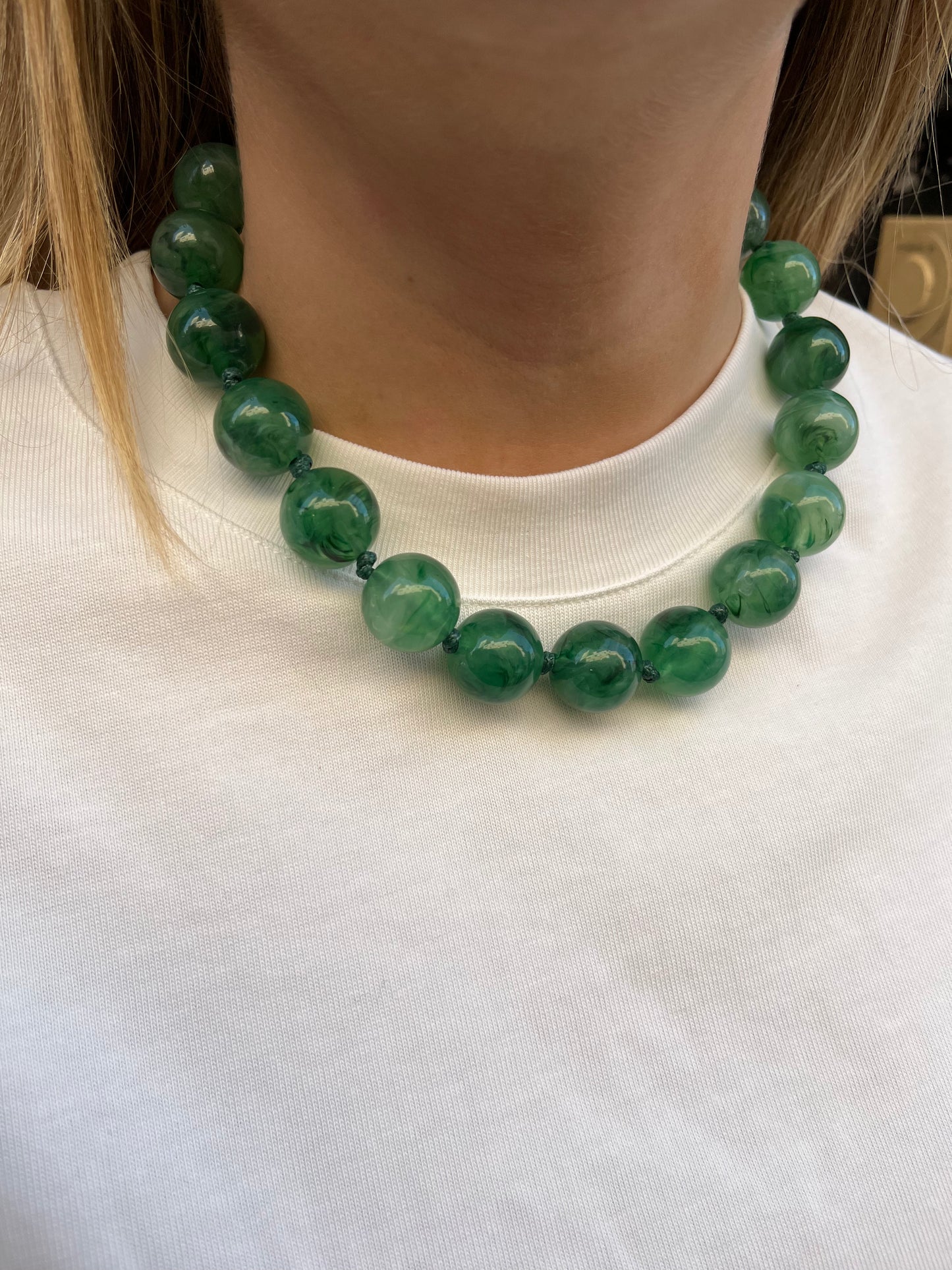 Collier Jet 27