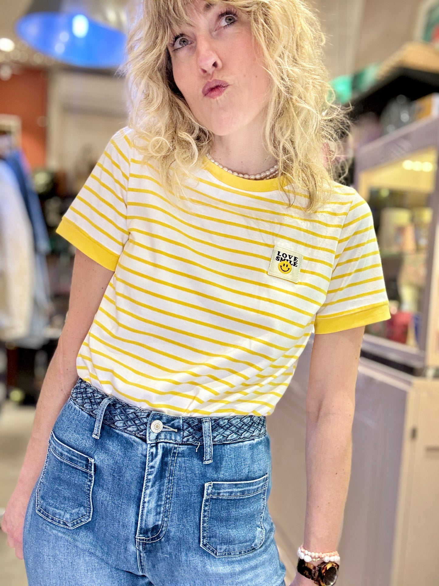 T-shirt Love Smile jaune
