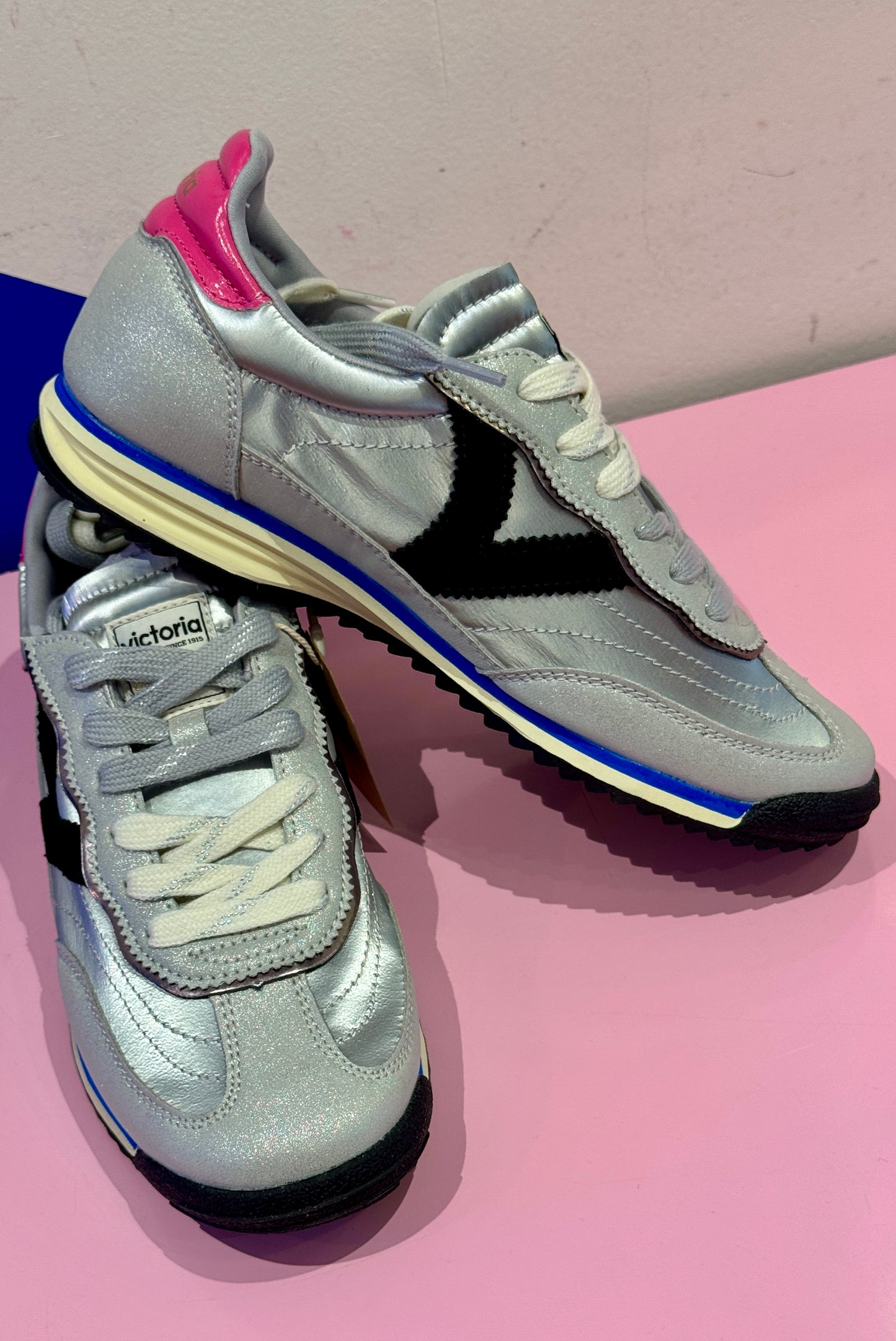 Baskets Retro argent