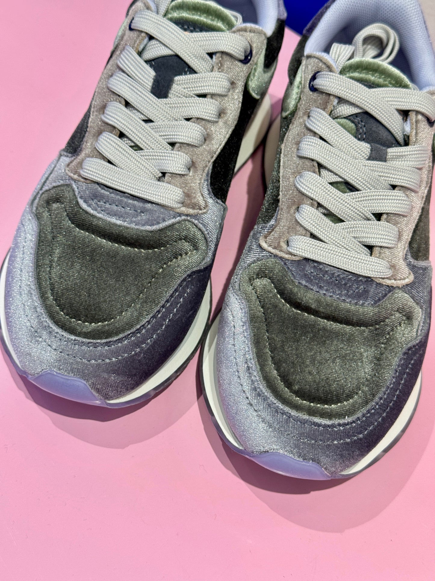 Baskets City kaki