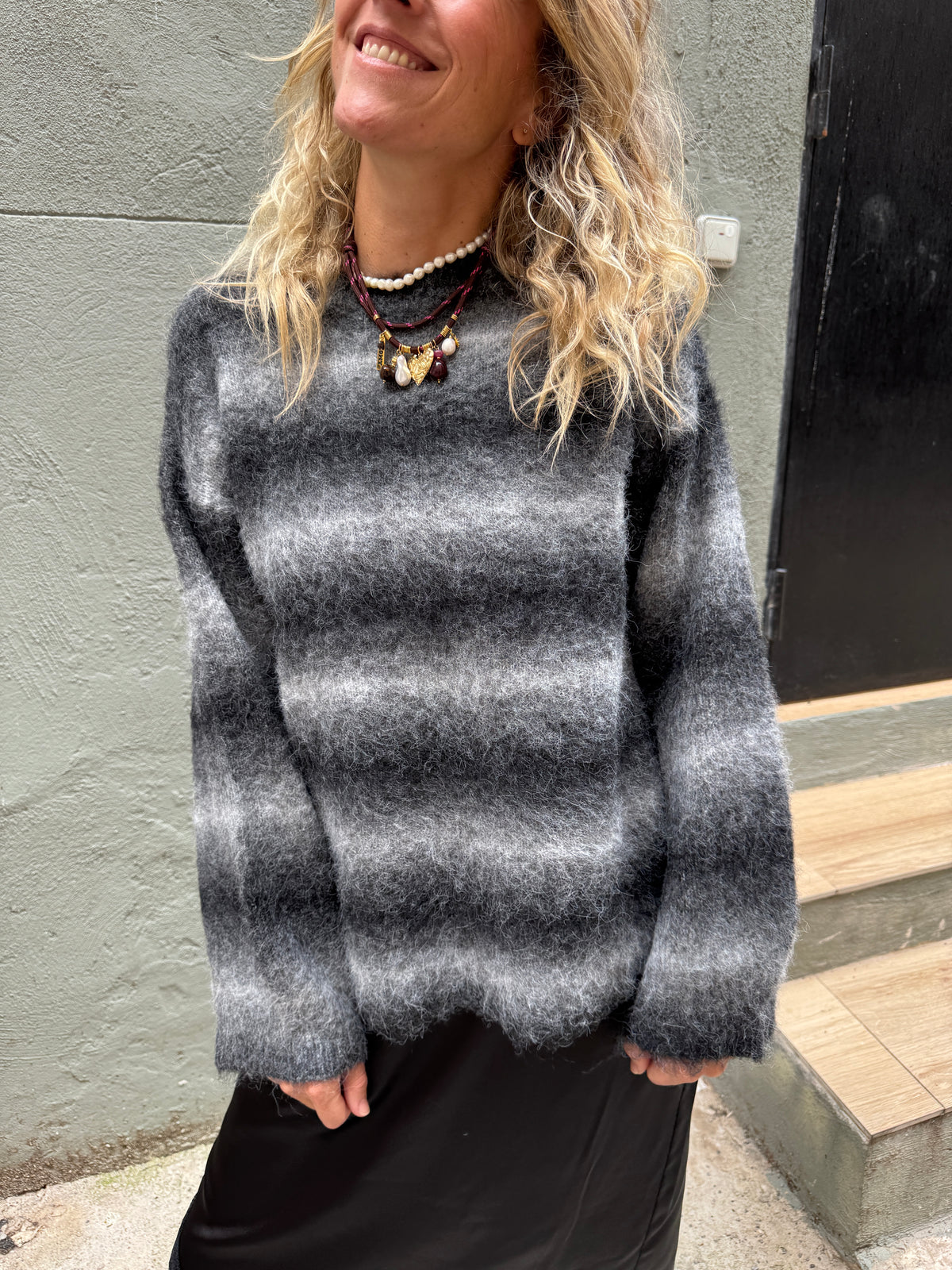 Pull Catherine Lara