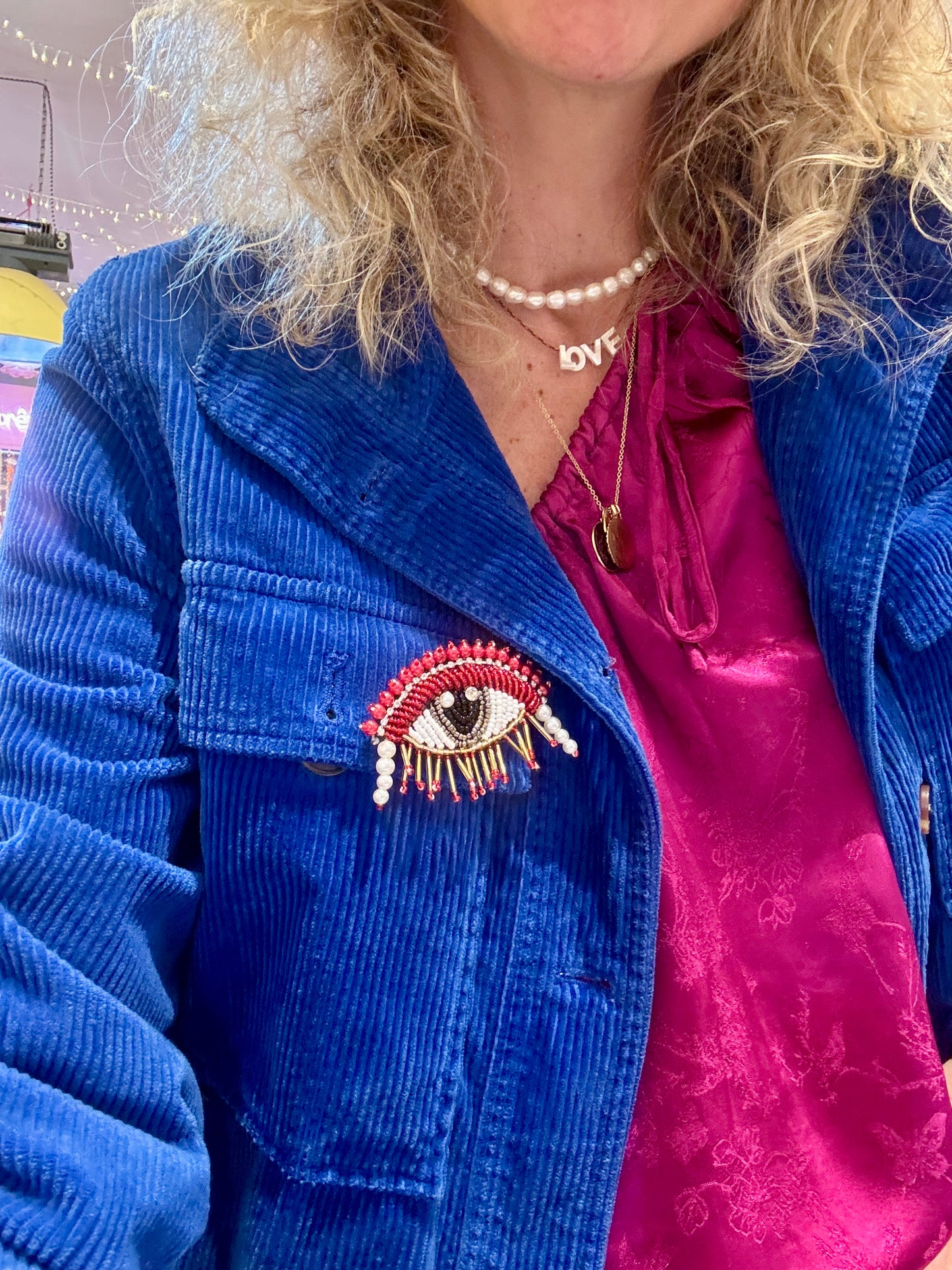 Broche Big Eye rouge