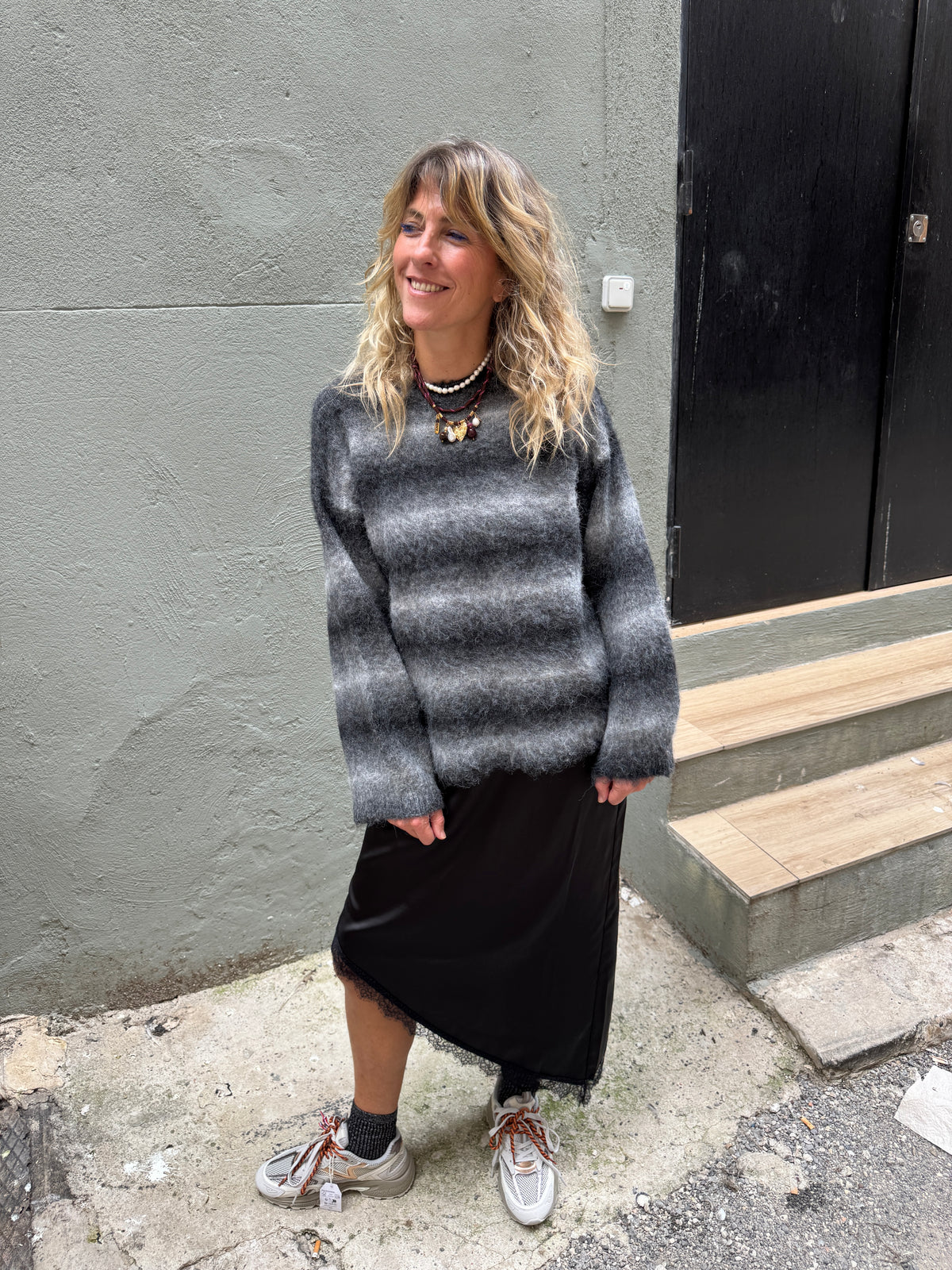 Pull Catherine Lara