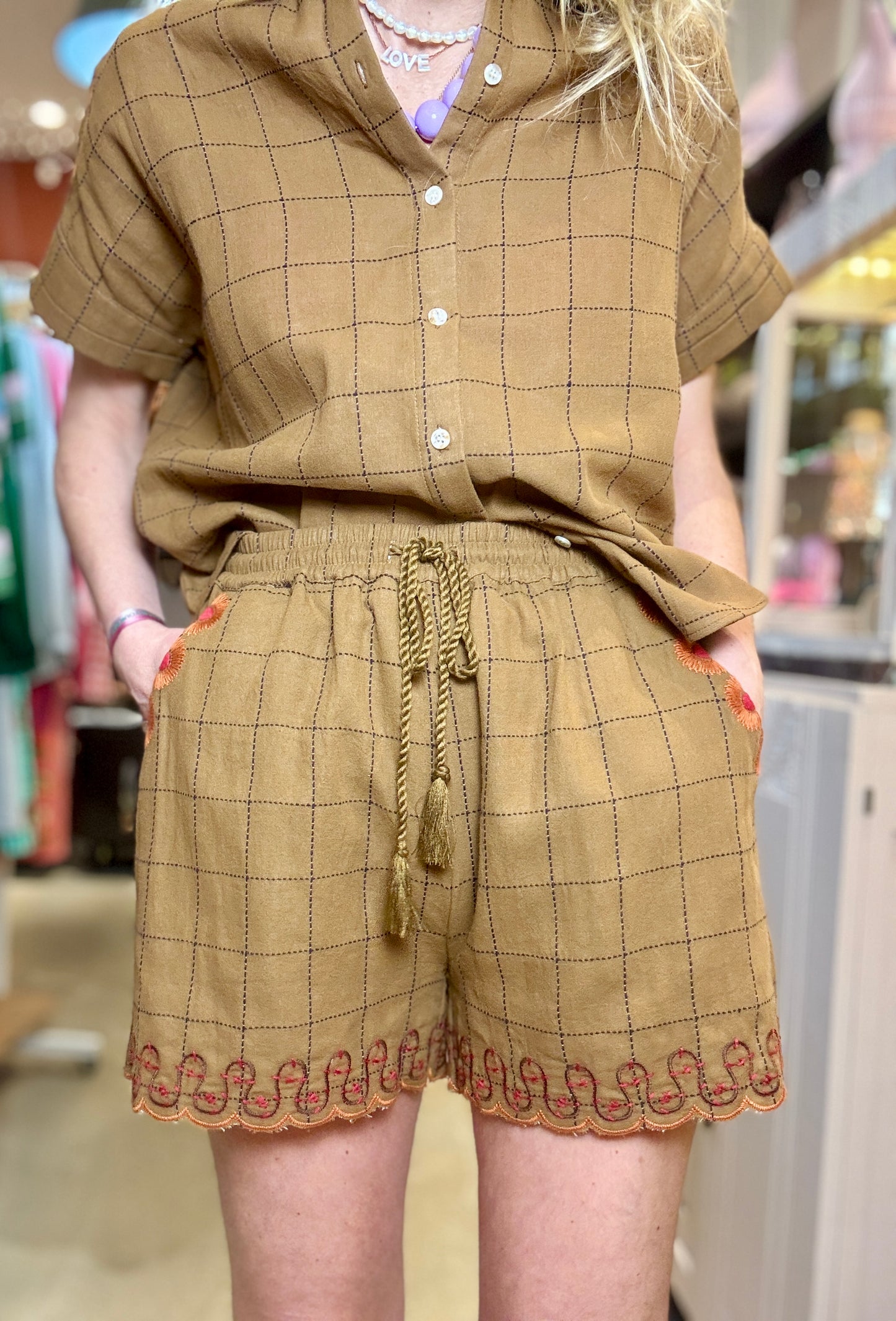 Short Carlotta