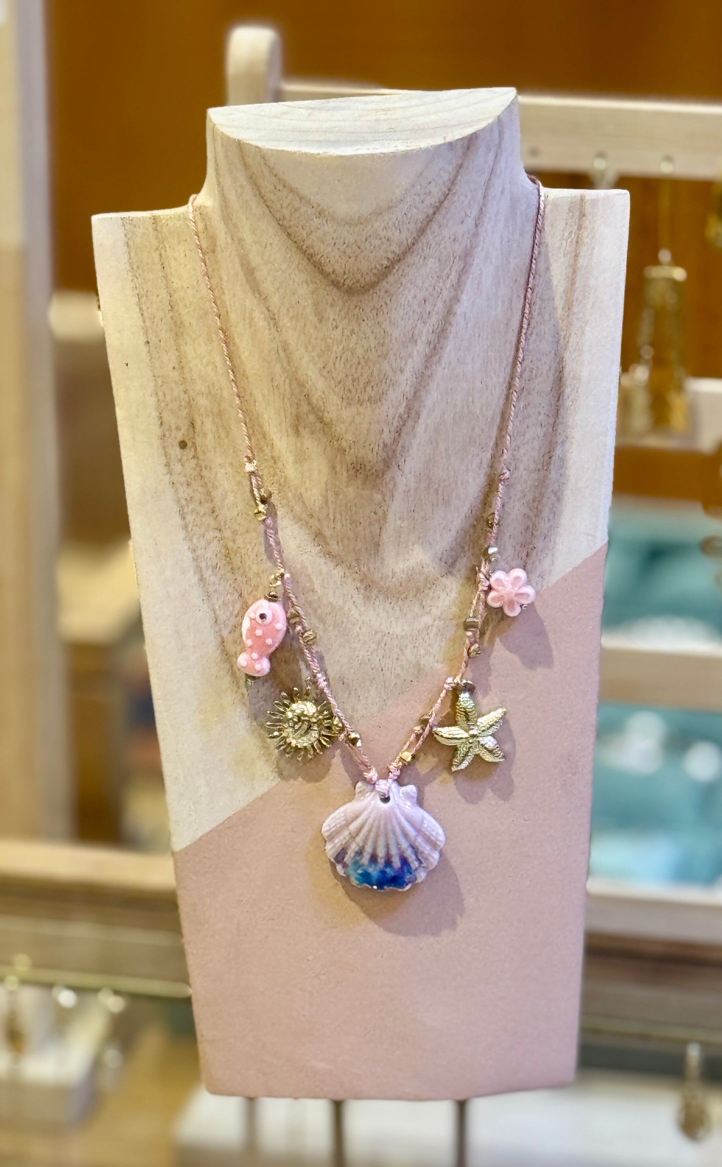 Collier Shell