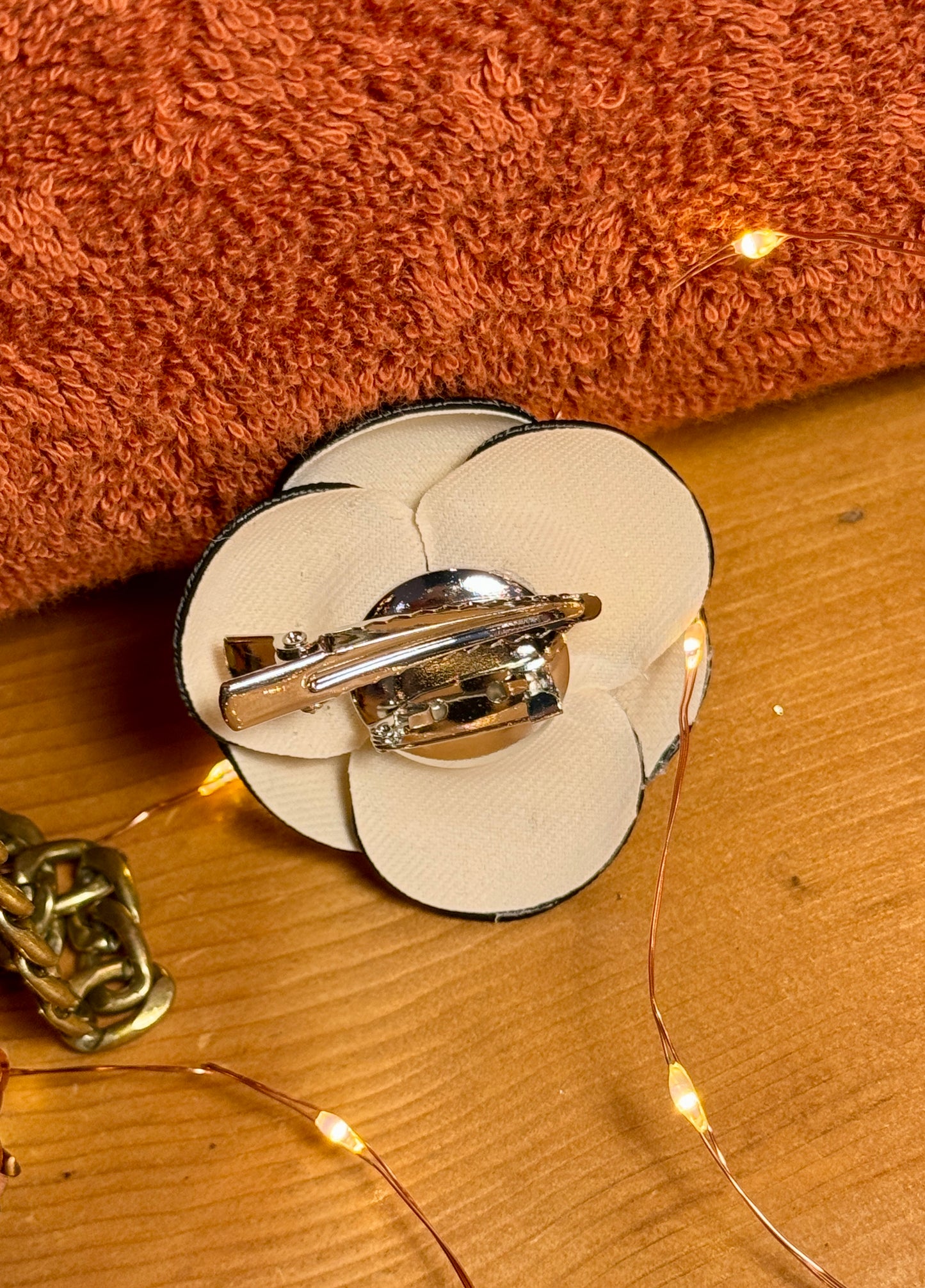 Broche Camélia