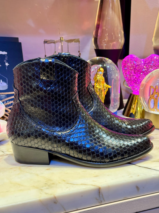Boots Johnny