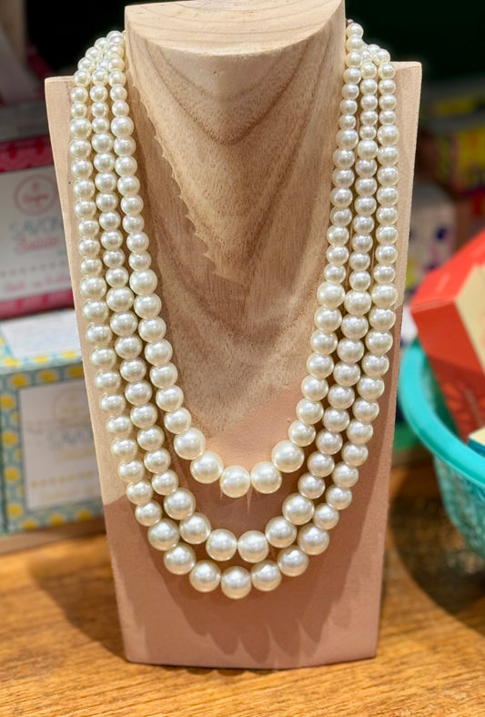 Collier de perles 3 rangs