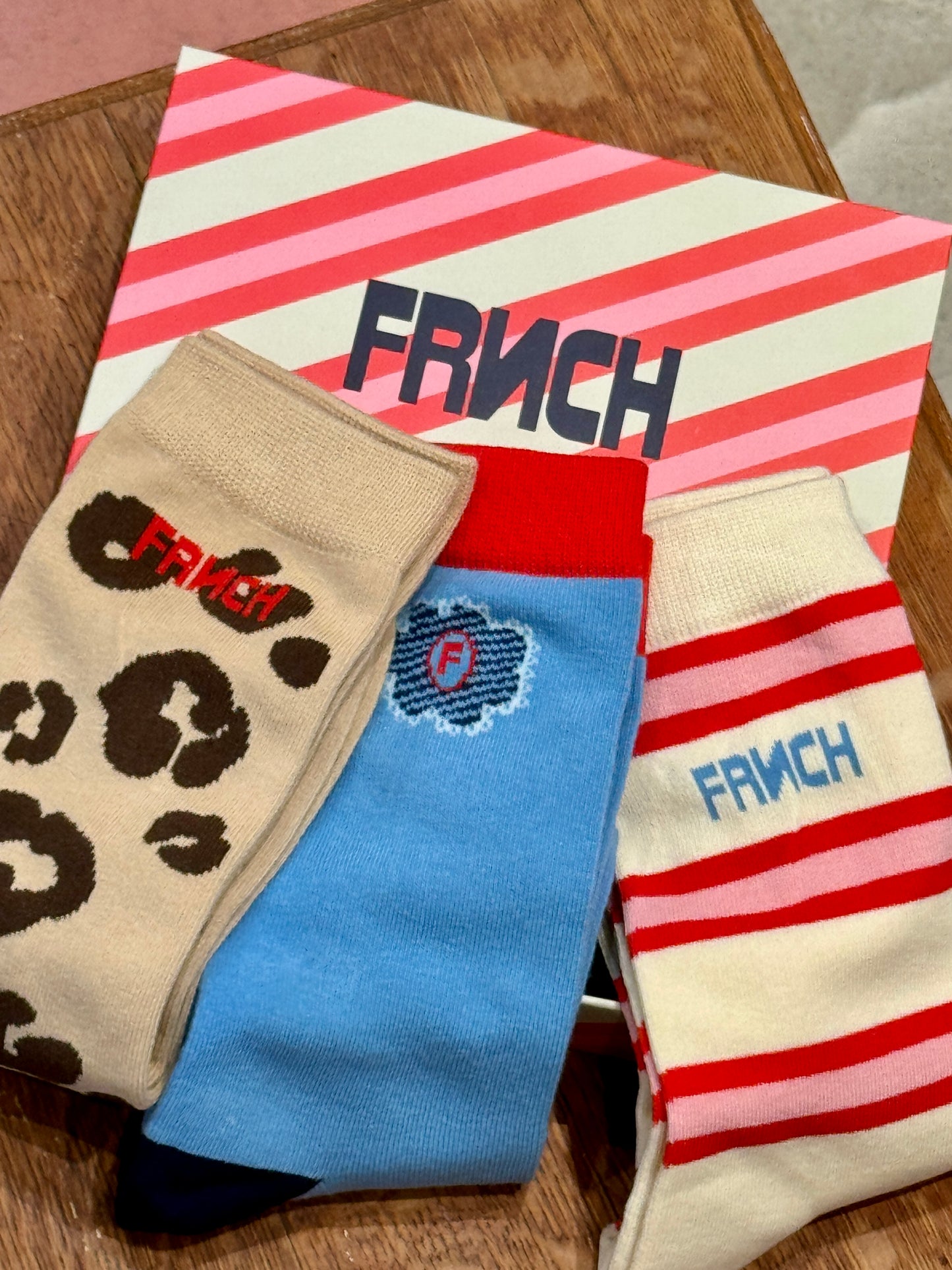 Boite rose de 3 chaussettes Fun