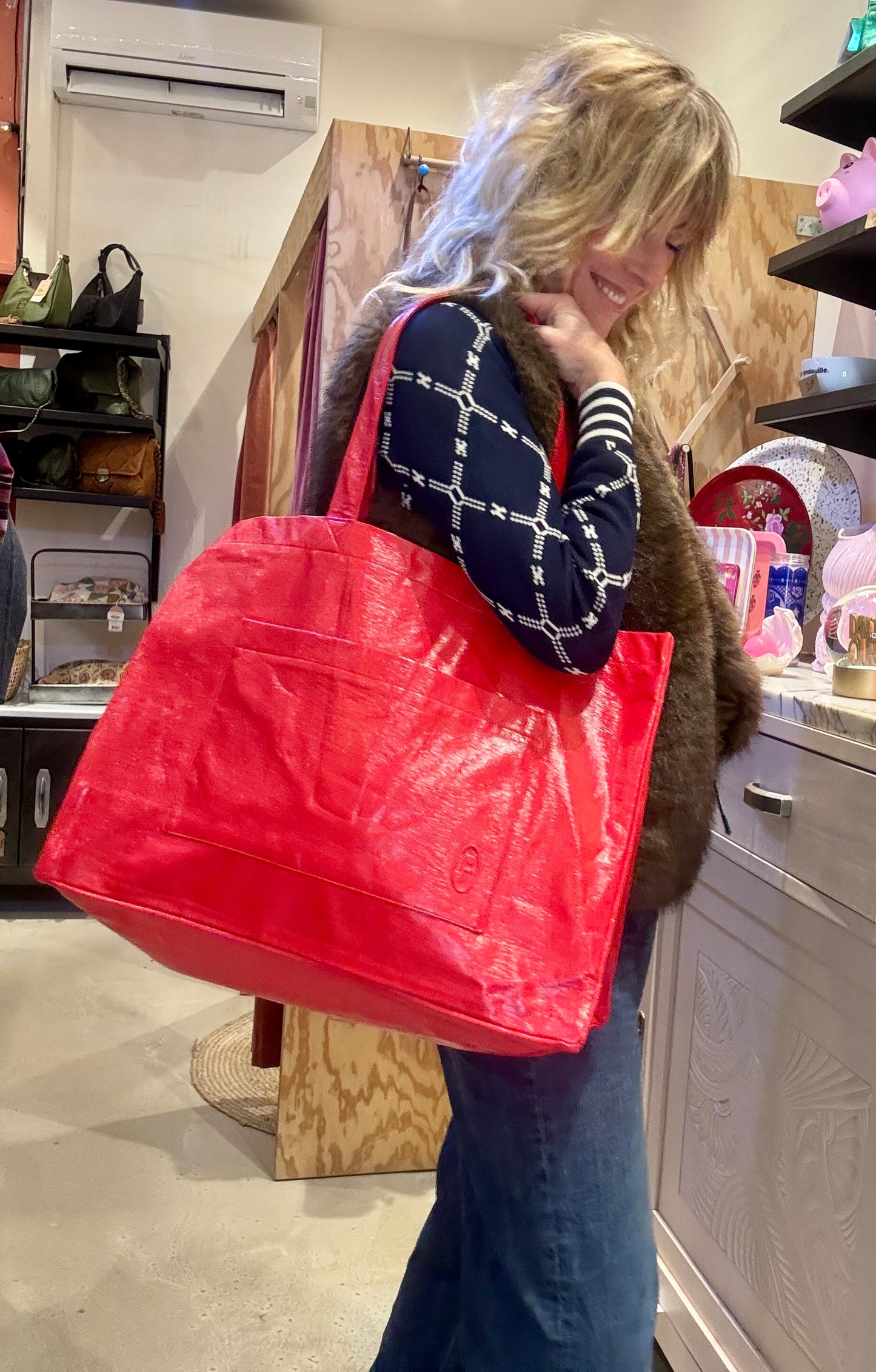 Maxi Cabas vinyle rouge et sa pochette